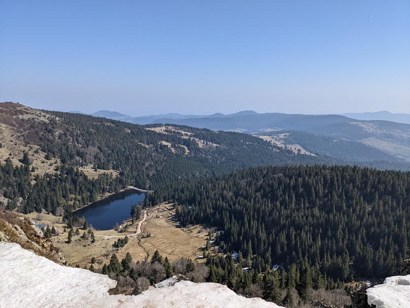 Vue sur le lac des truites